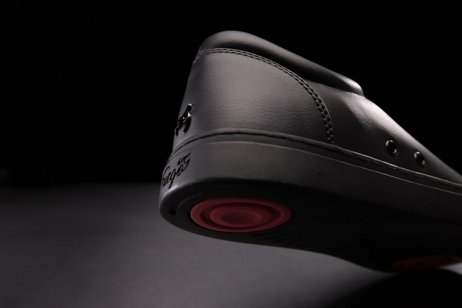 Fuego dansesko modell AllBlack Low-Top