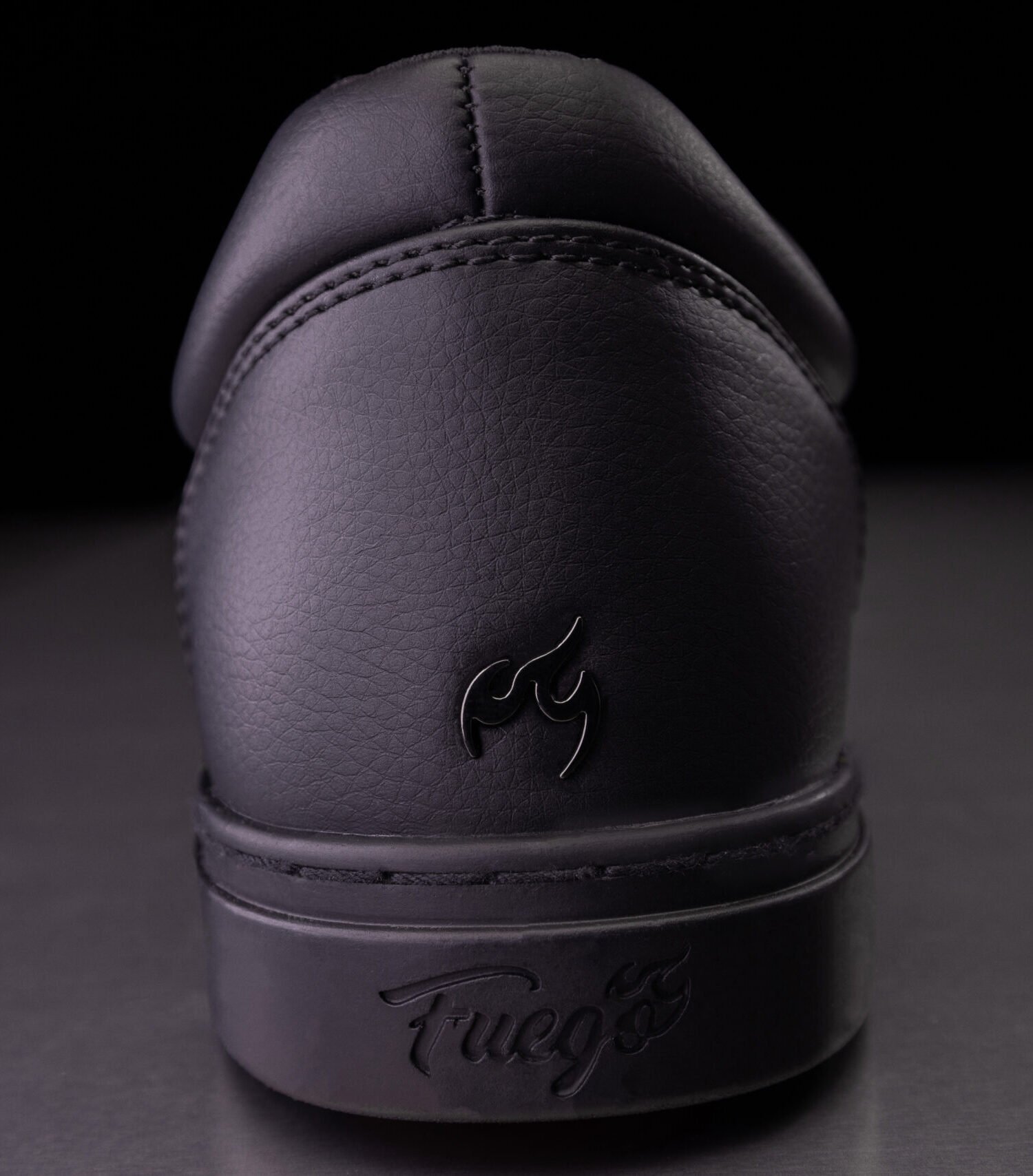 Fuego dansesko modell AllBlack Low-Top