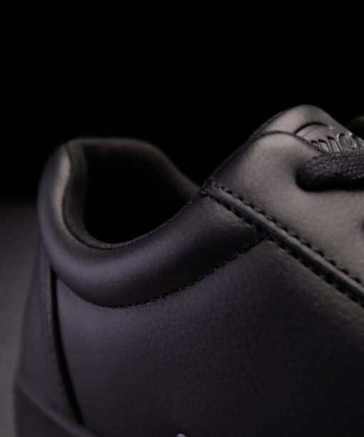 Fuego dansesko modell AllBlack Low-Top