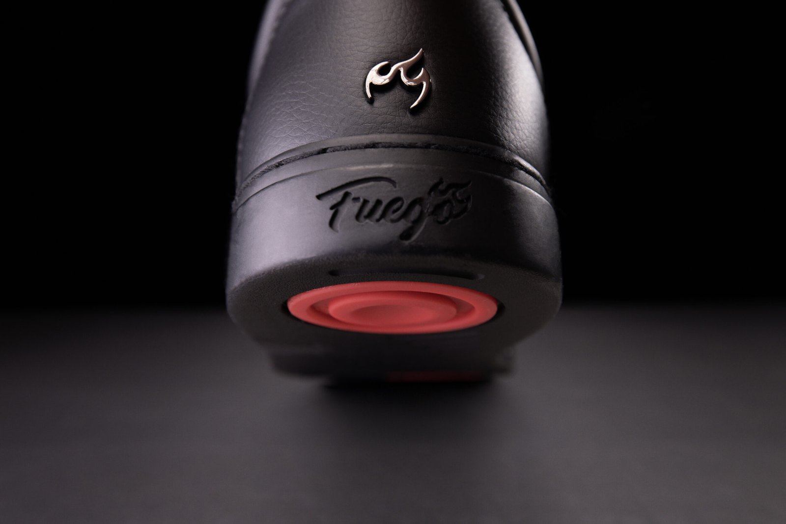 Fuego dansesko modell AllBlack Low-Top