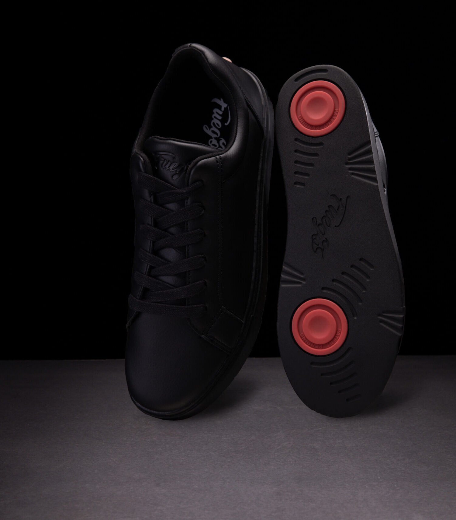 Fuego dansesko modell AllBlack Low-Top