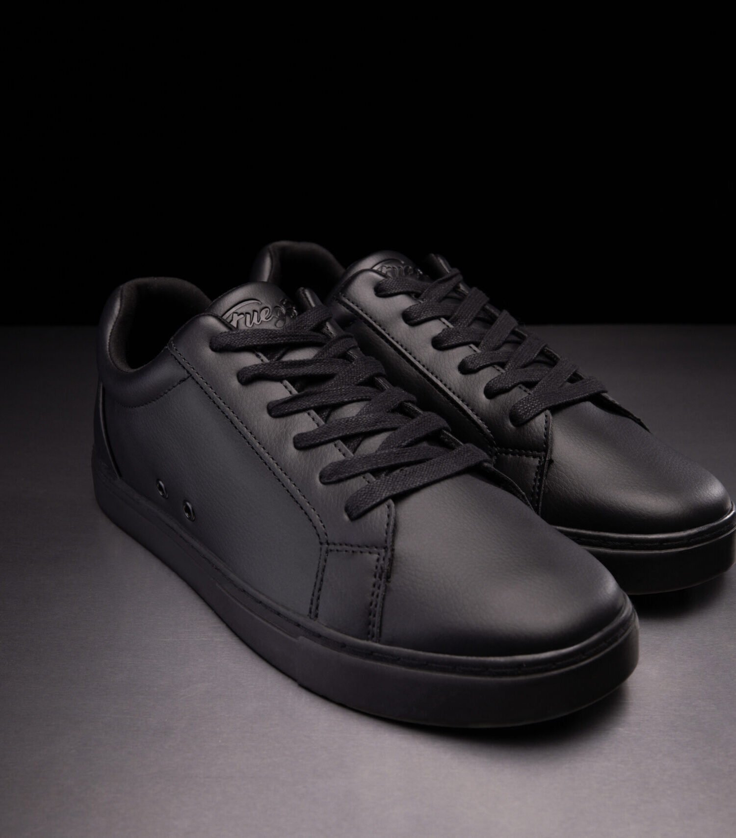 Fuego dansesko modell AllBlack Low-Top
