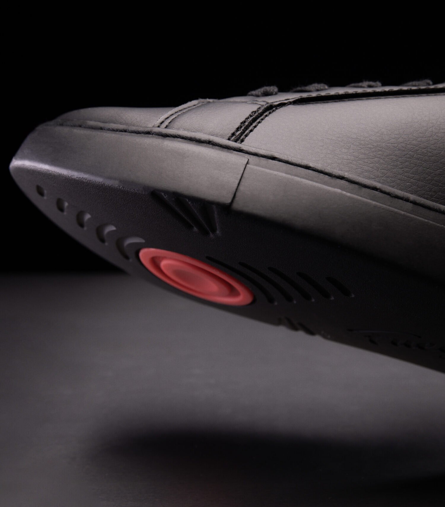 Fuego dansesko modell AllBlack Low-Top