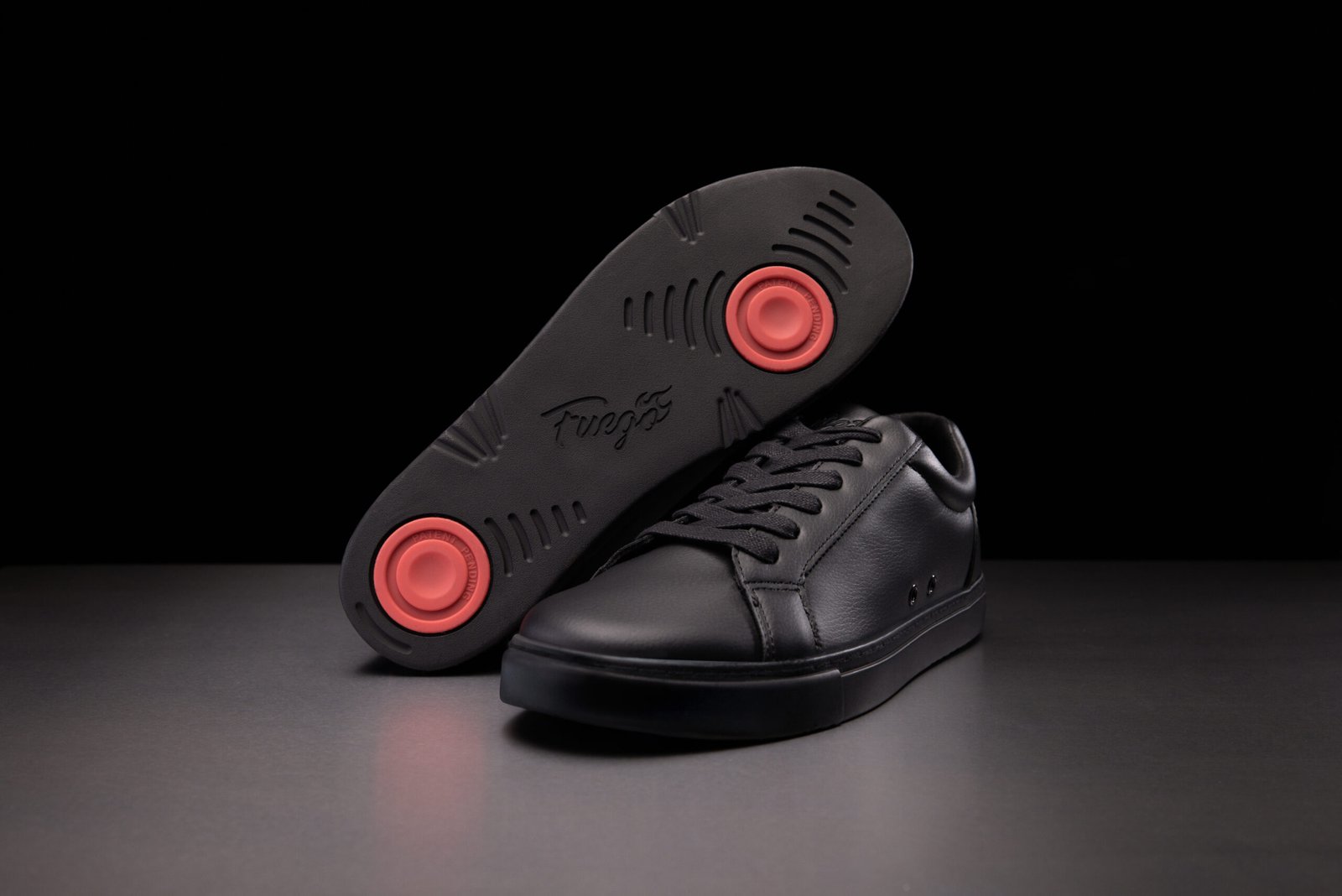 Fuego dansesko modell AllBlack Low-Top