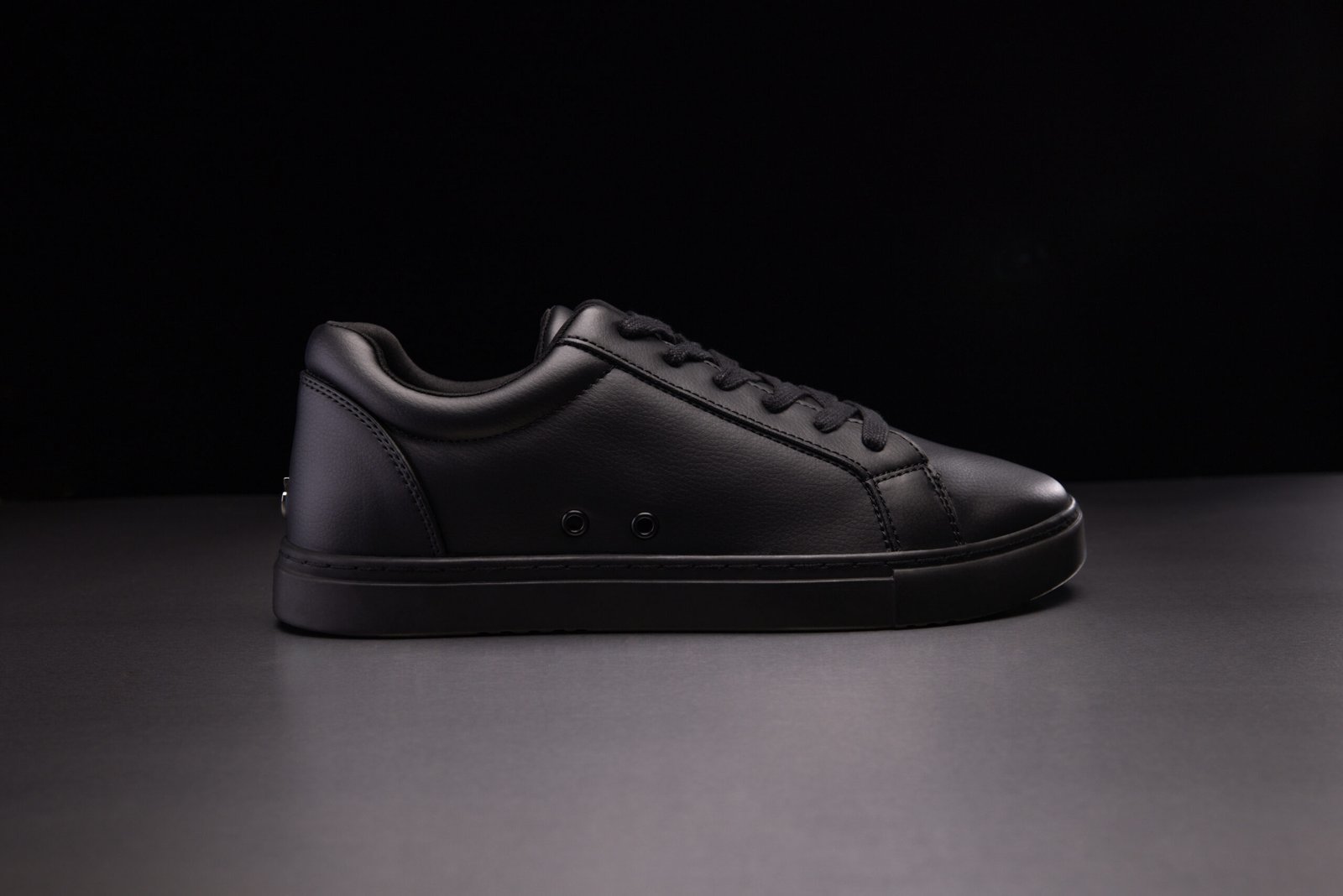 Fuego dansesko modell AllBlack Low-Top