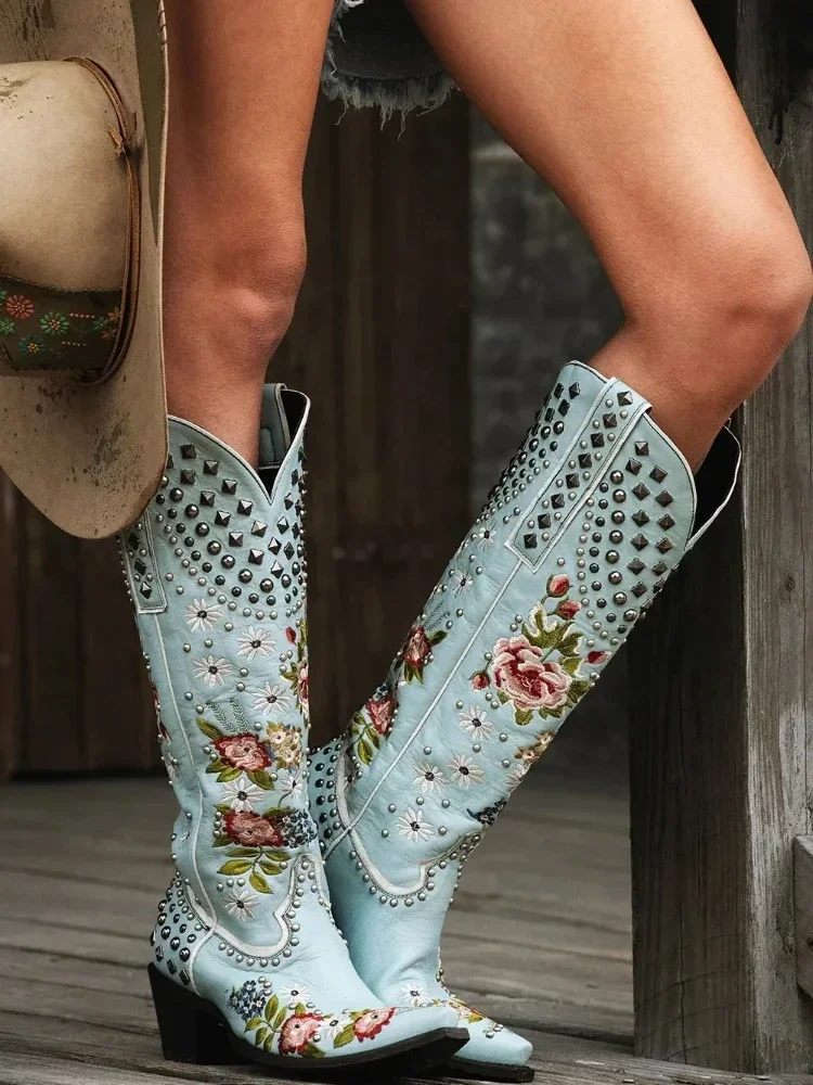 Fritids Western Boots m/blomsterbroderier og nagler